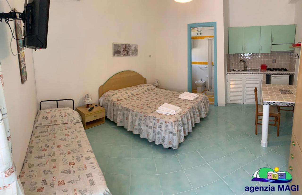 One-Bedroom Apartment,1392775574:JPEG