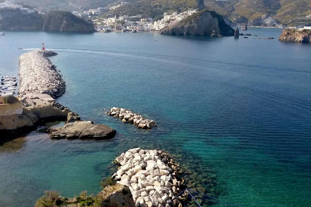 Marbnb Appartamenti Ponza Centro porto Appartamento Cupola-1