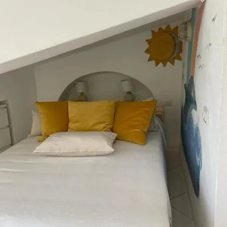 Marbnb Appartamenti Ponza Centro porto Casa Luisa-2