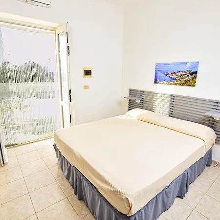SoleMarePonza Casa Maria-2
